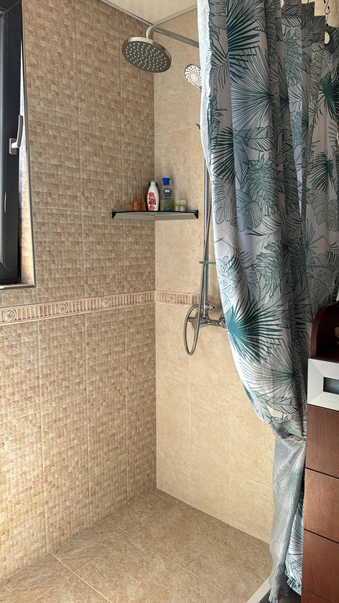 Downtown Central Apartment With Working Kitchen, City Views & Free Parking Kazanlŭk Eksteriør billede