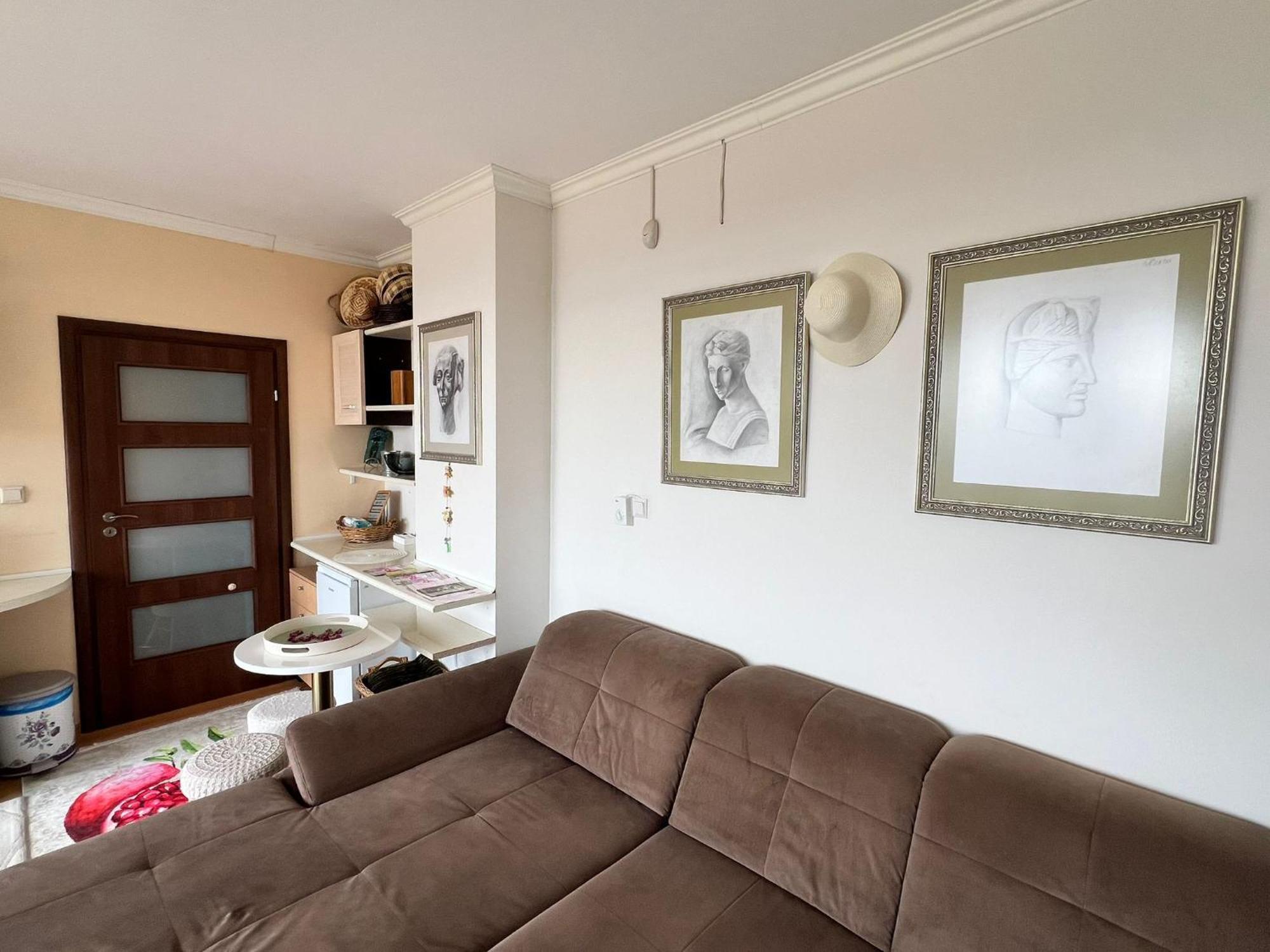 Downtown Central Apartment With Working Kitchen, City Views & Free Parking Kazanlŭk Eksteriør billede