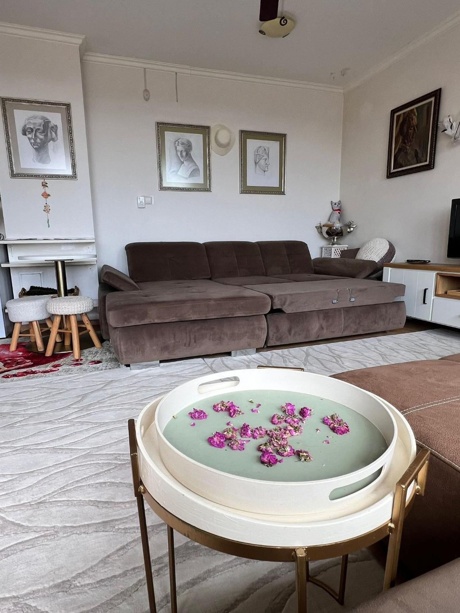 Downtown Central Apartment With Working Kitchen, City Views & Free Parking Kazanlŭk Eksteriør billede