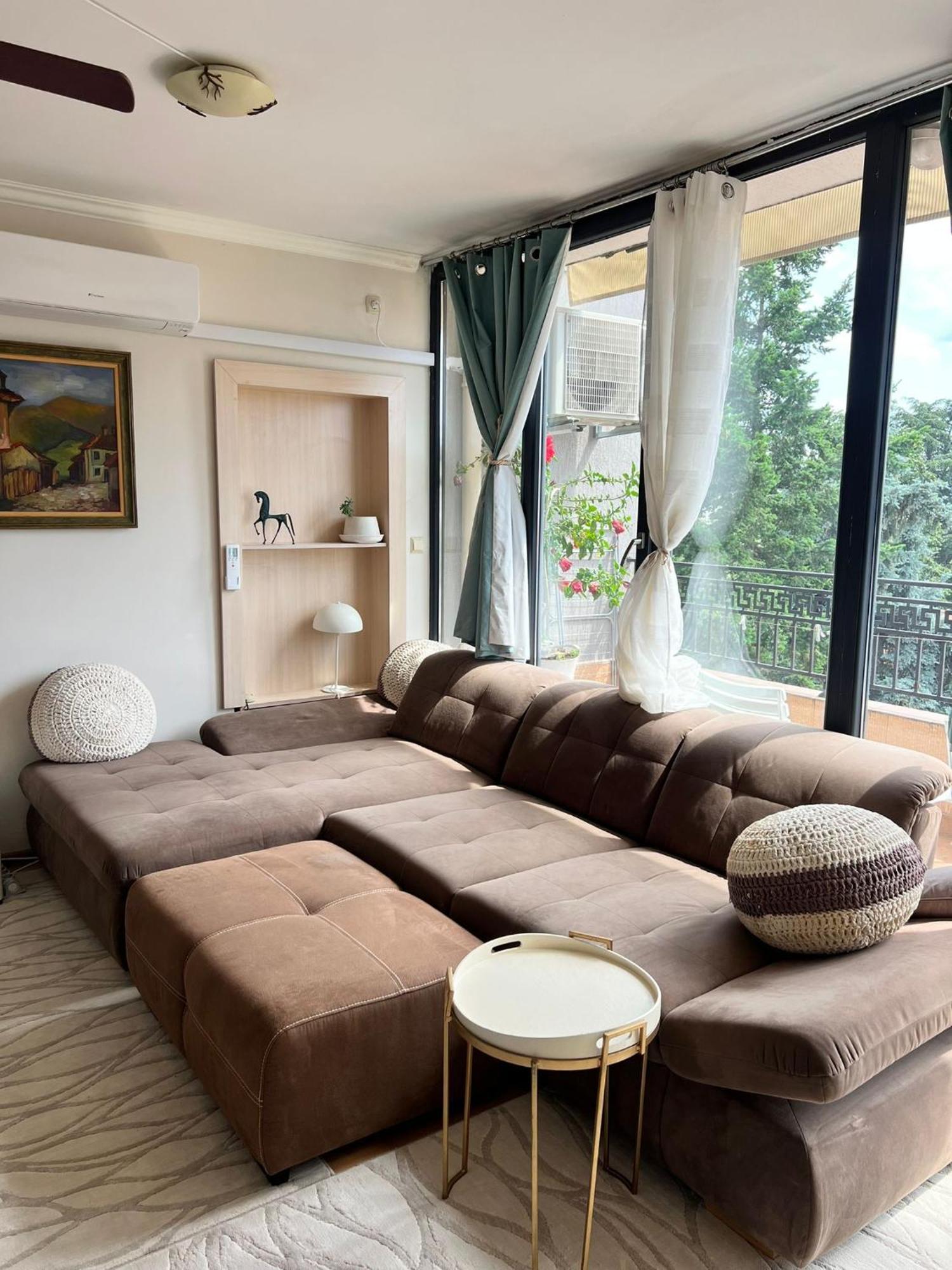 Downtown Central Apartment With Working Kitchen, City Views & Free Parking Kazanlŭk Eksteriør billede