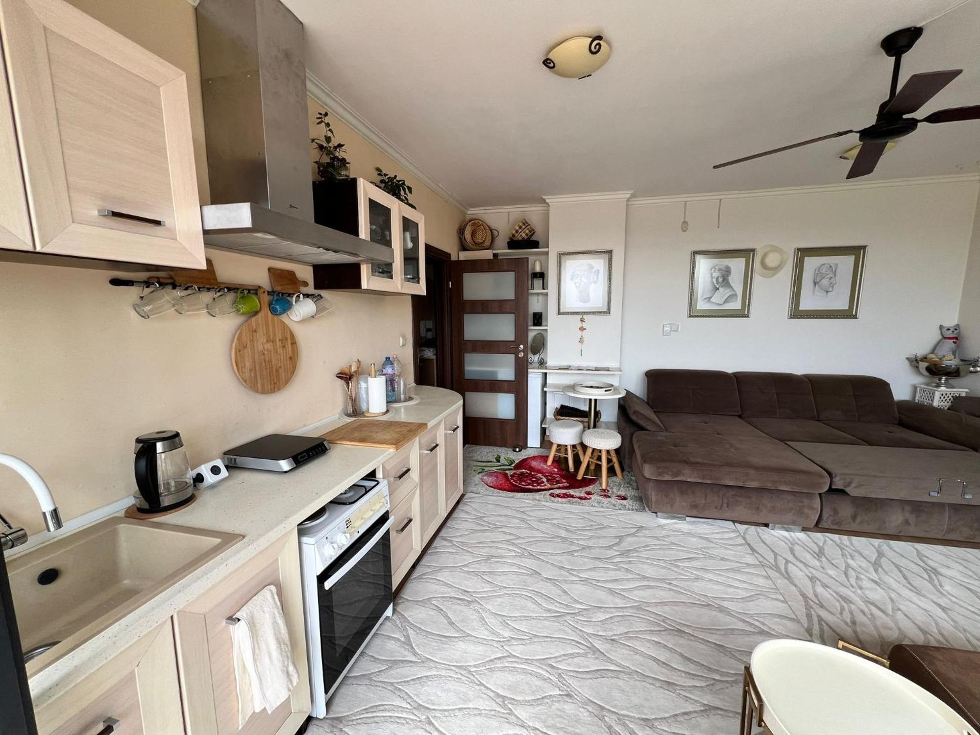 Downtown Central Apartment With Working Kitchen, City Views & Free Parking Kazanlŭk Eksteriør billede