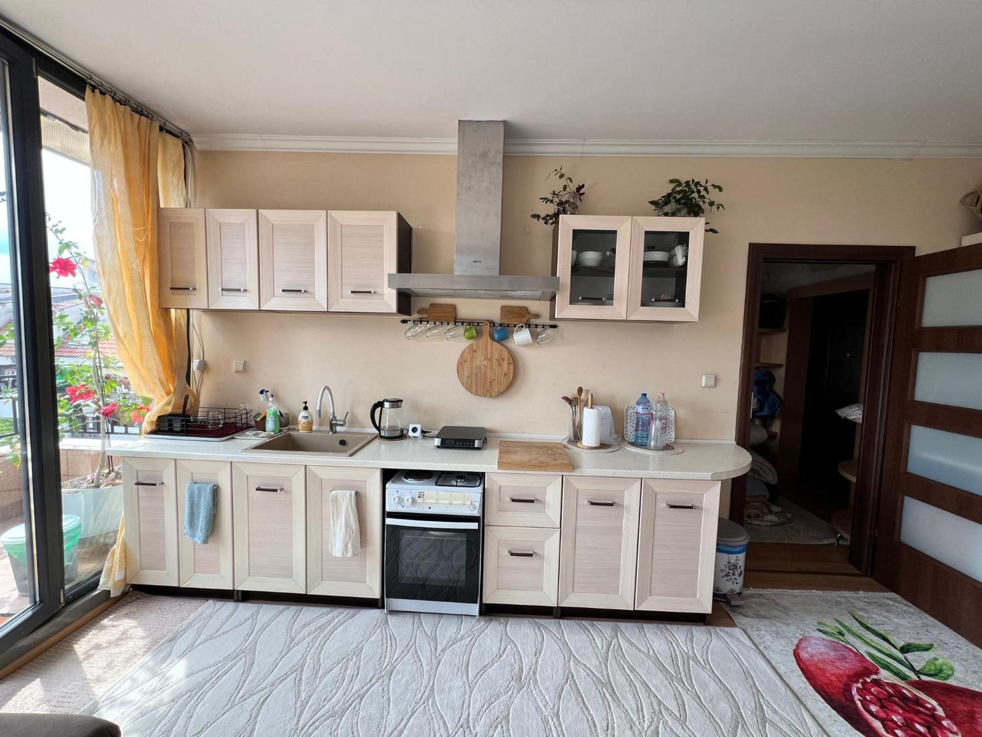 Downtown Central Apartment With Working Kitchen, City Views & Free Parking Kazanlŭk Eksteriør billede