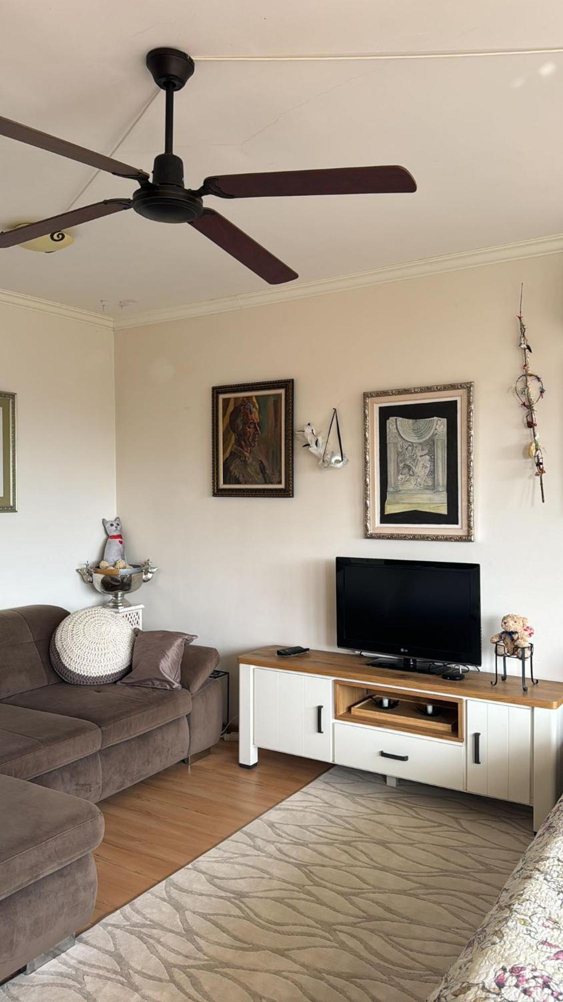 Downtown Central Apartment With Working Kitchen, City Views & Free Parking Kazanlŭk Eksteriør billede