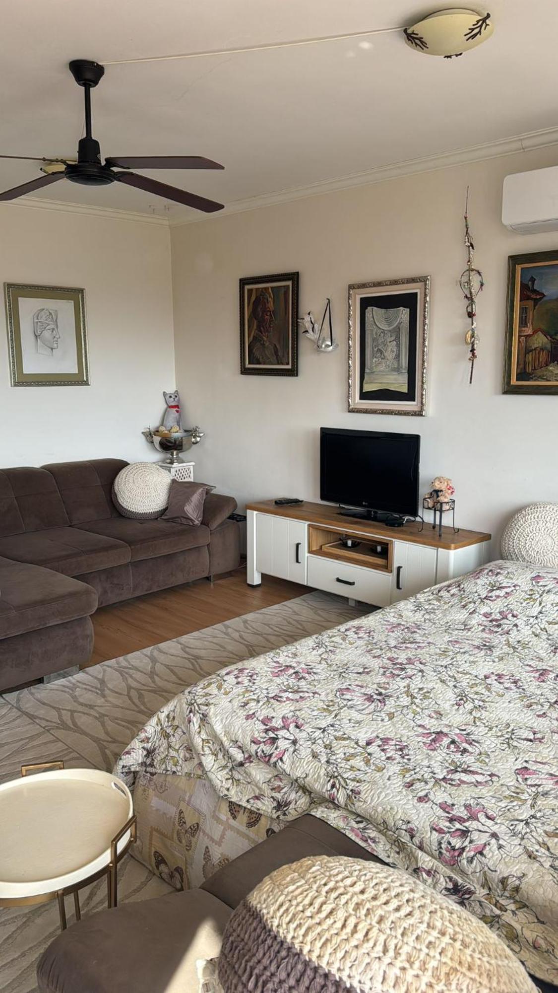 Downtown Central Apartment With Working Kitchen, City Views & Free Parking Kazanlŭk Eksteriør billede